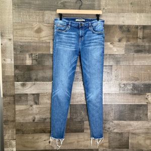 Joe’s Jeans The Icon Ankle Skinny Jeans in Ally Wash Released Raw Hem
